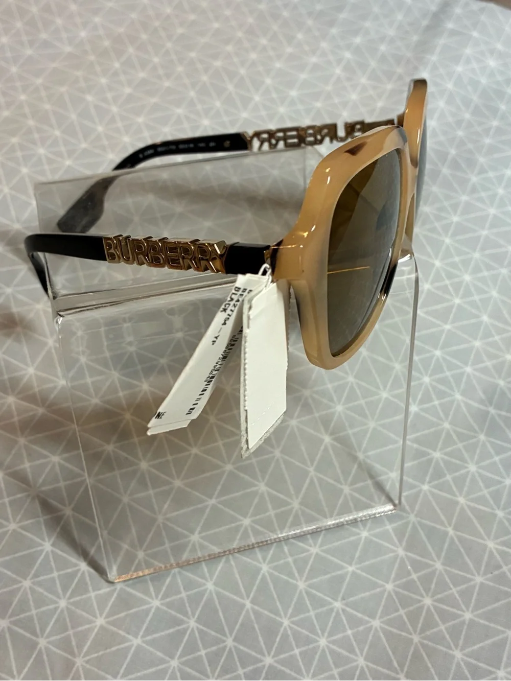 NWT Burberry Joni BE4389 Logo Sunglasses FLAW